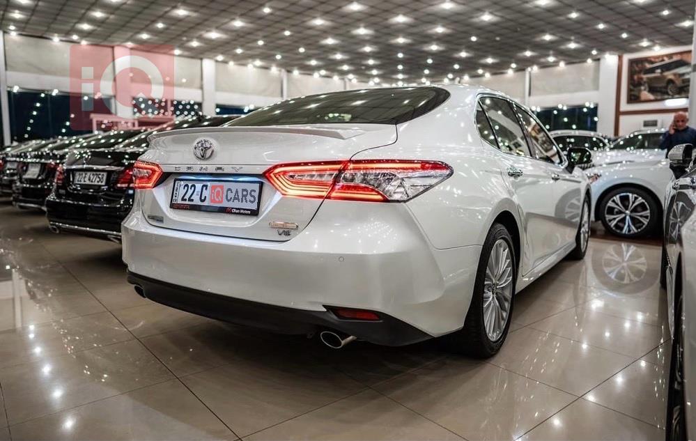 تۆیۆتا کامری